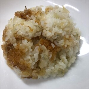 玉ねぎとねぎとちりめんじゃこの炒飯